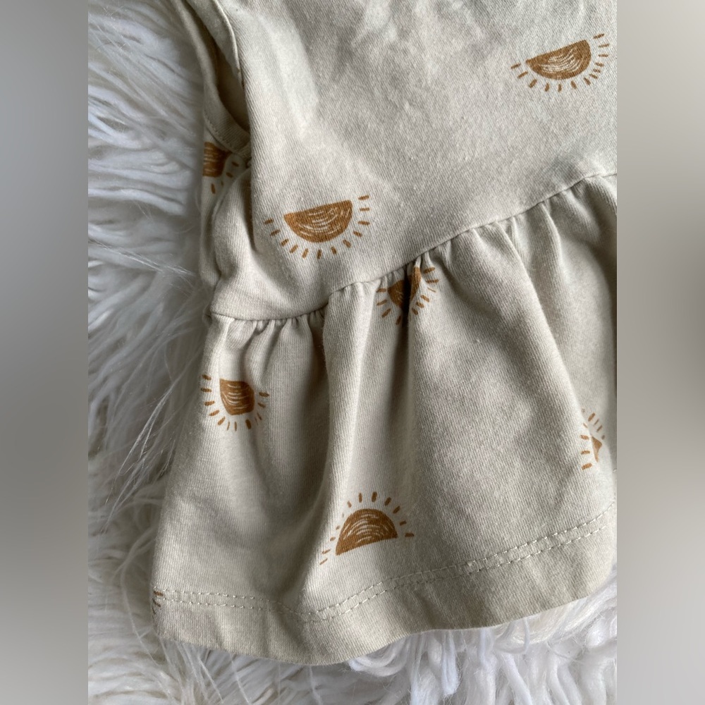 ☀️ Boho Neutral Sun Ruffle Plenum Top - Picture 2 of 4